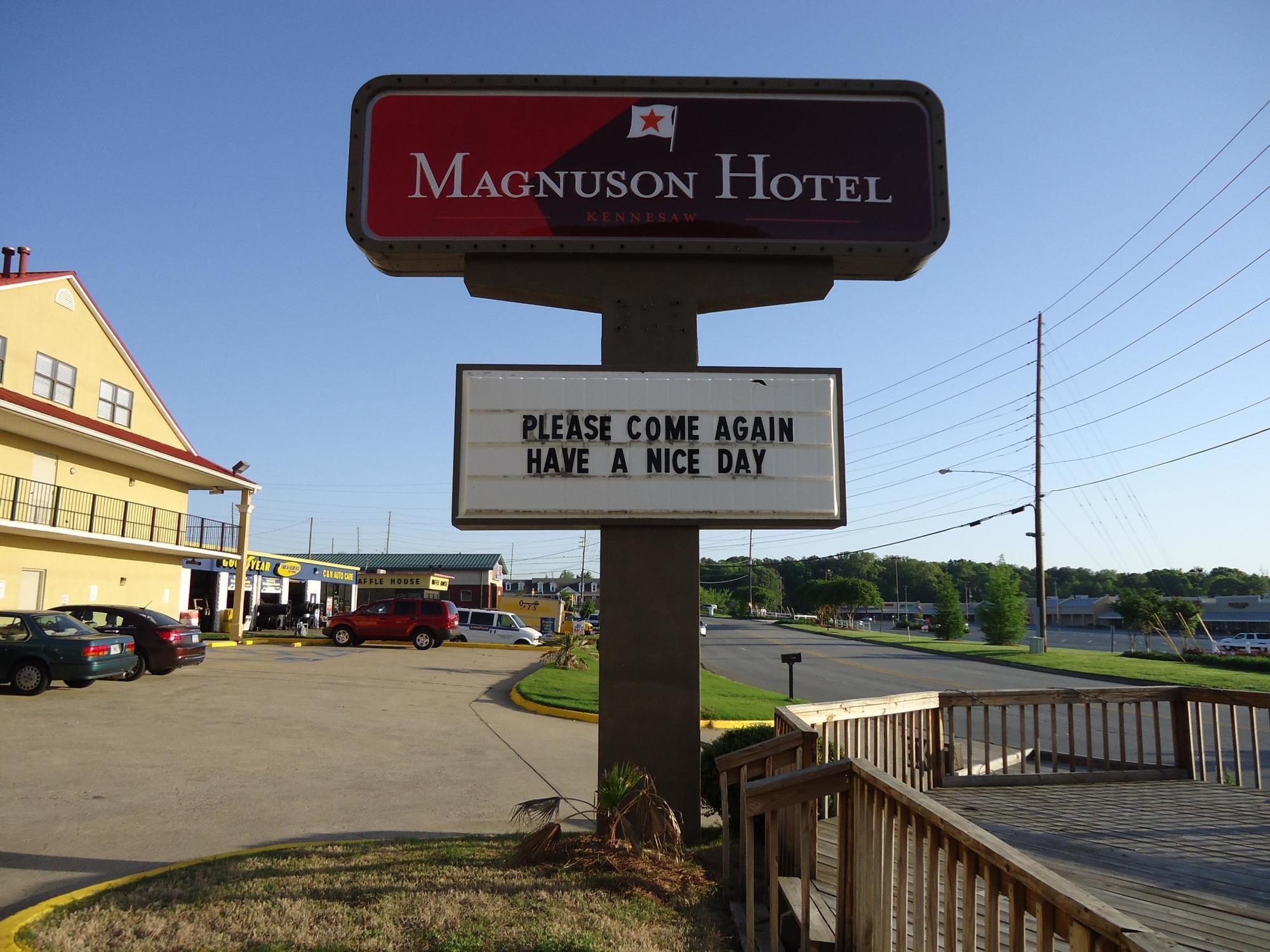 Red Roof Atlanta - State Motel 2*